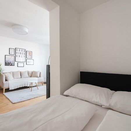 Modern, Bright Studio -Close To The Center In A Quiet Area Vienna Exterior photo